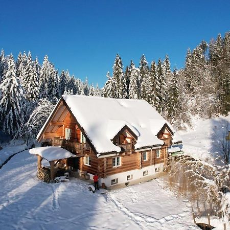 Chalet Le Dorf Noetsch ภายนอก รูปภาพ