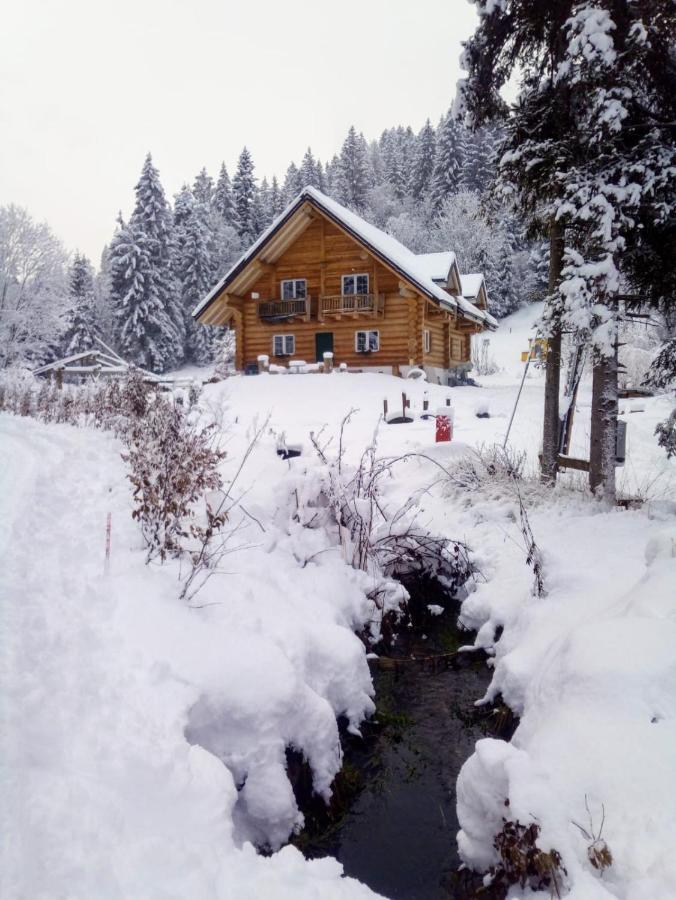 Chalet Le Dorf Noetsch ภายนอก รูปภาพ