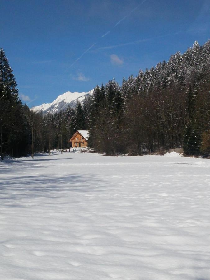Chalet Le Dorf Noetsch ภายนอก รูปภาพ