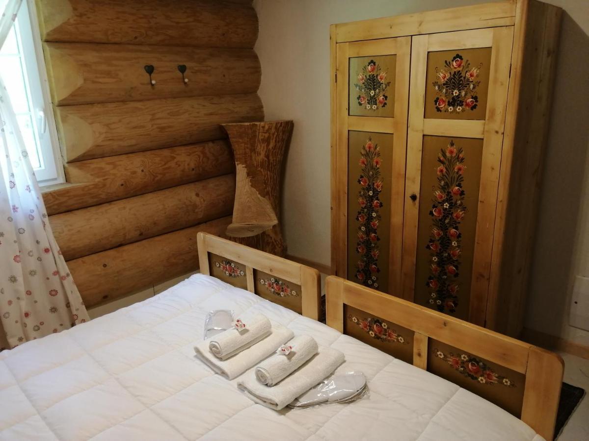 Chalet Le Dorf Noetsch ภายนอก รูปภาพ