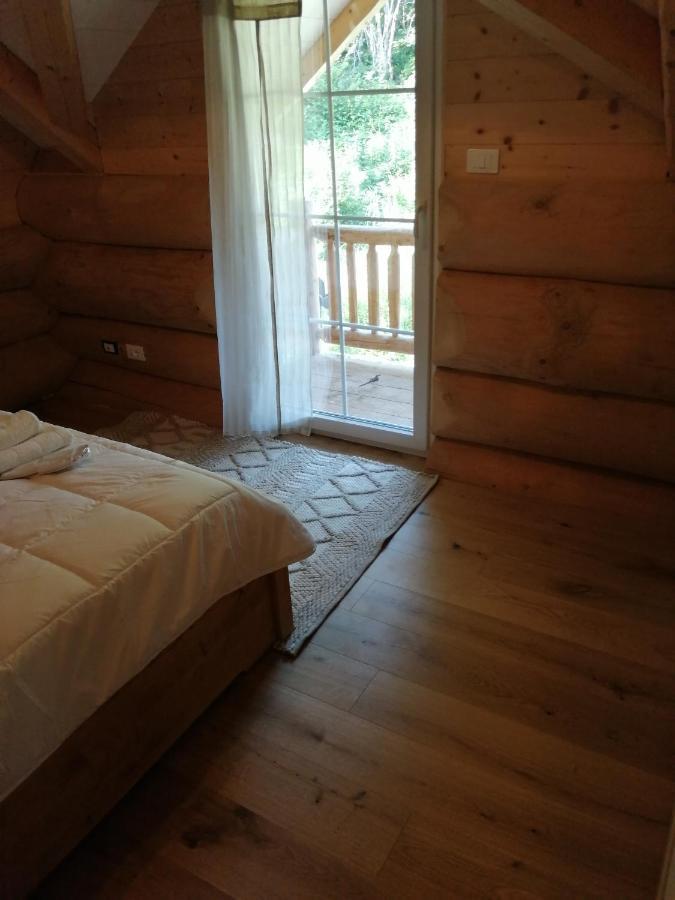 Chalet Le Dorf Noetsch ภายนอก รูปภาพ