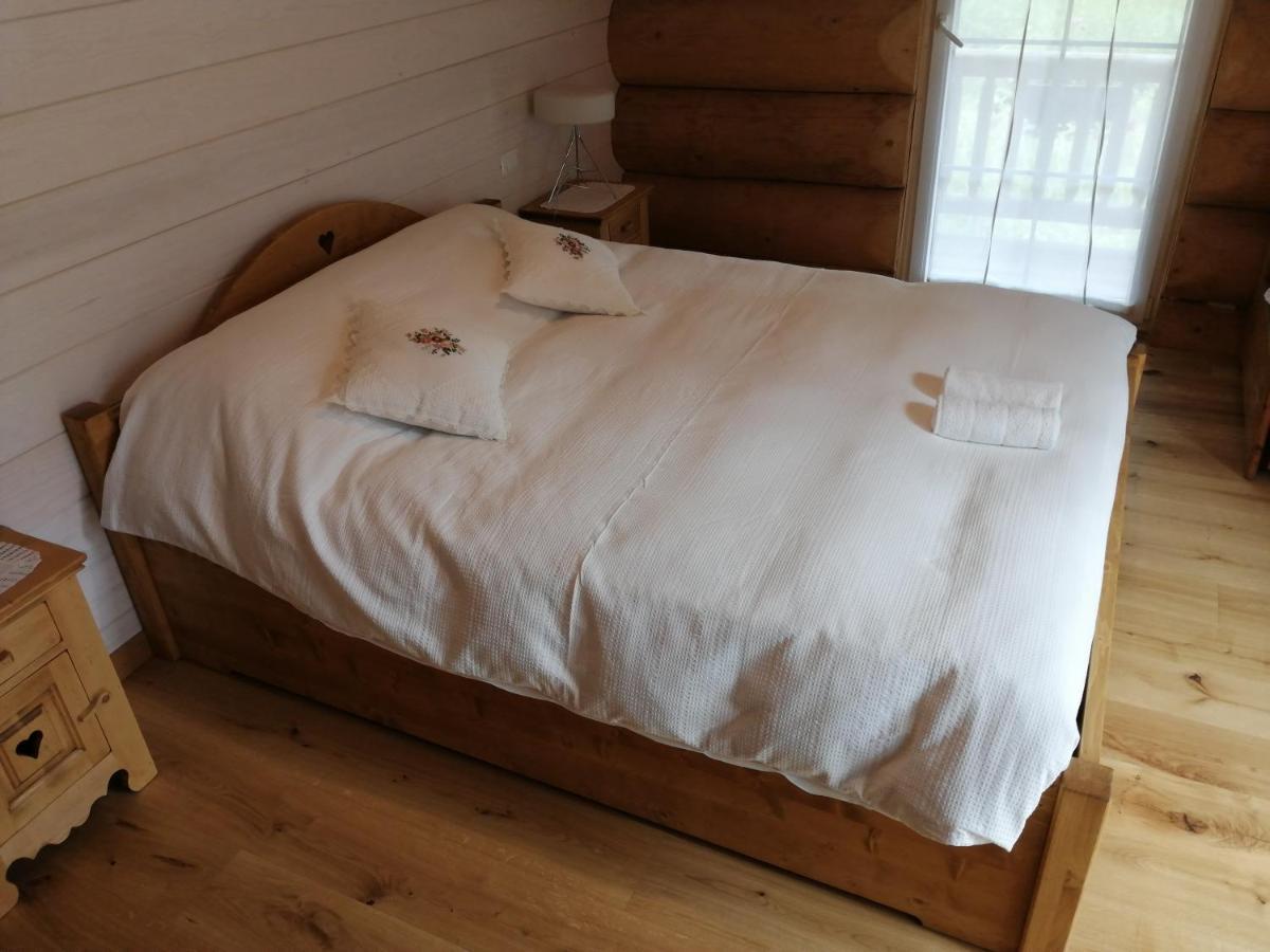 Chalet Le Dorf Noetsch ภายนอก รูปภาพ