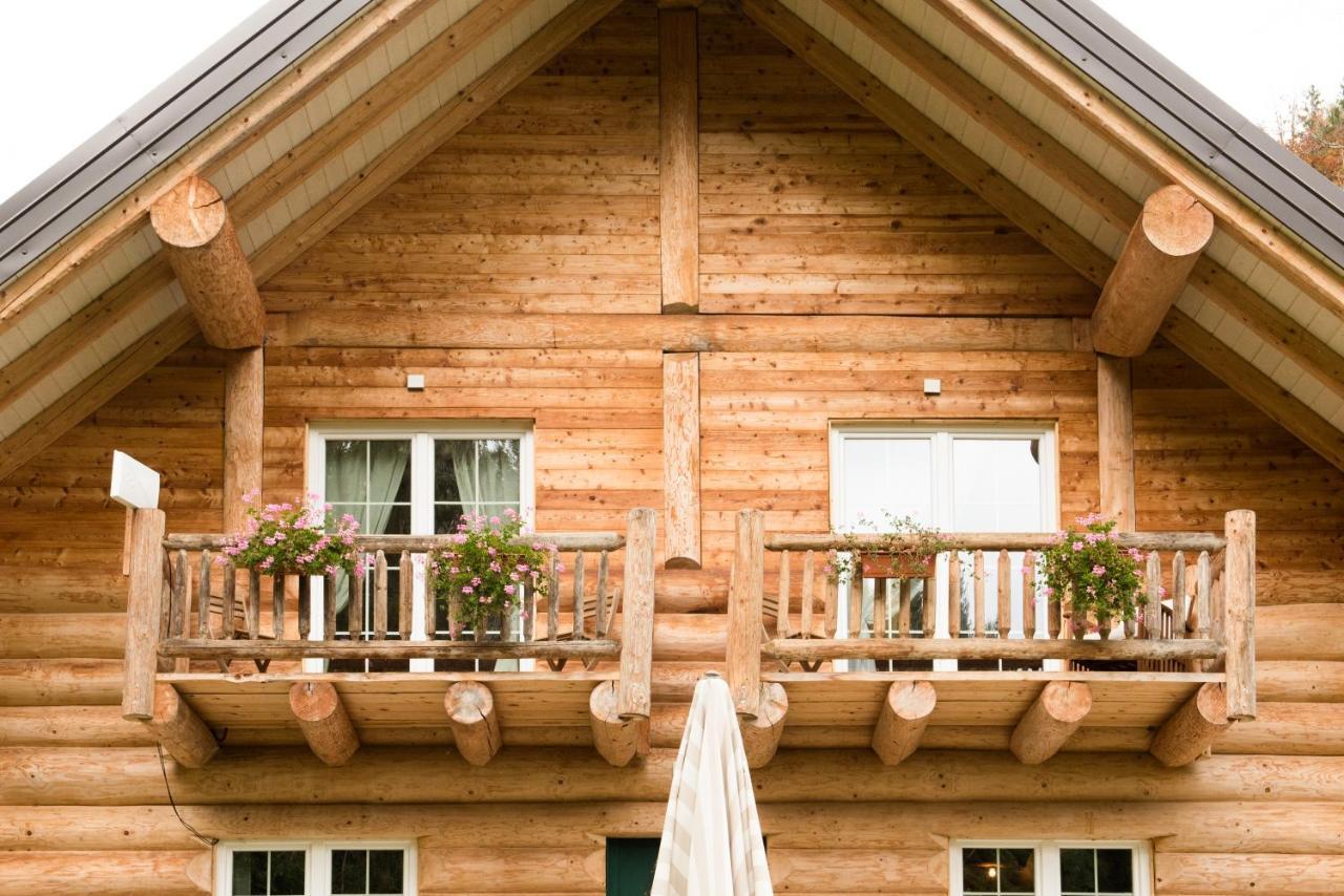Chalet Le Dorf Noetsch ภายนอก รูปภาพ