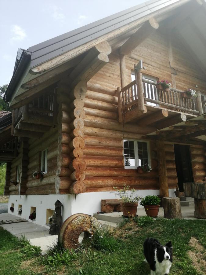 Chalet Le Dorf Noetsch ภายนอก รูปภาพ