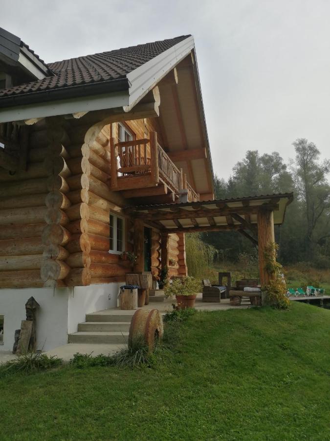 Chalet Le Dorf Noetsch ภายนอก รูปภาพ