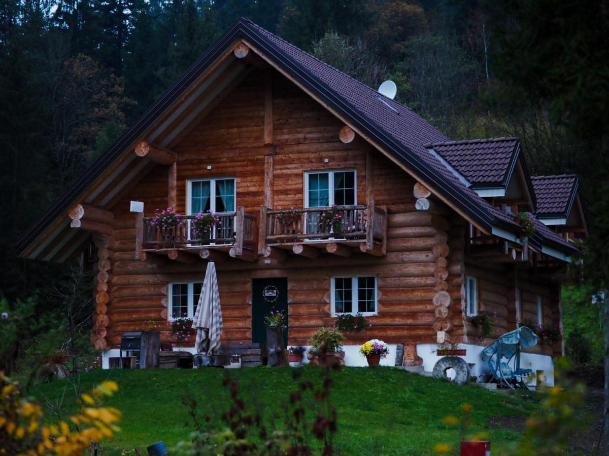 Chalet Le Dorf Noetsch ภายนอก รูปภาพ